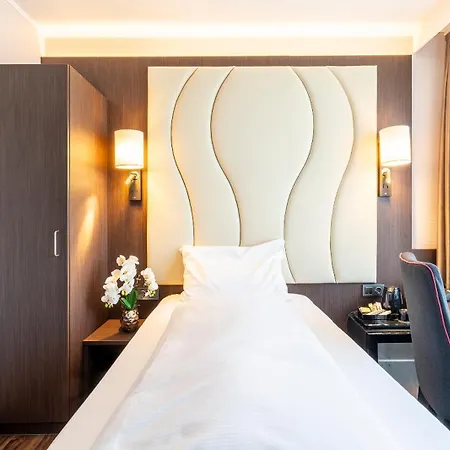 Hotel Plaza Foehr Am Bodensee 4*